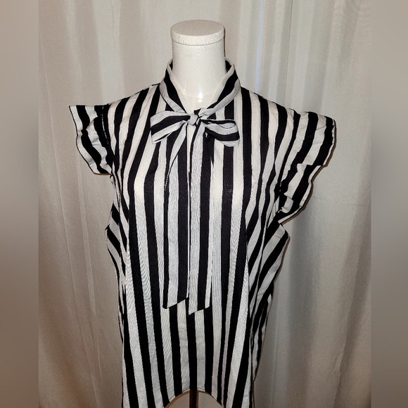 Blouse - Picture 2 of 10